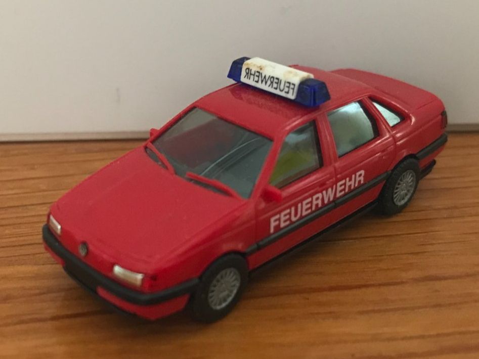 Herpa Modellini d'auto: Herpa VW Passat GL Feuerwehr – Usato da Luzern venduto da mey_s13