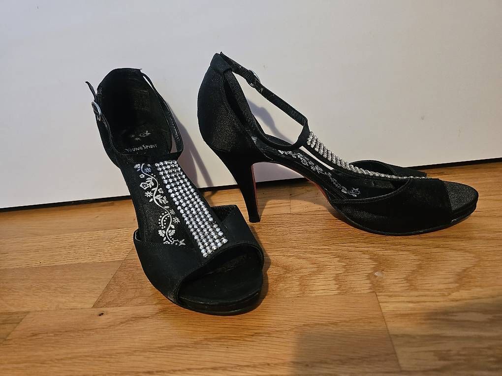Scarpe da donna: High Heels Gr 37 – Usato da Muri AG venduto da ManuDe1980