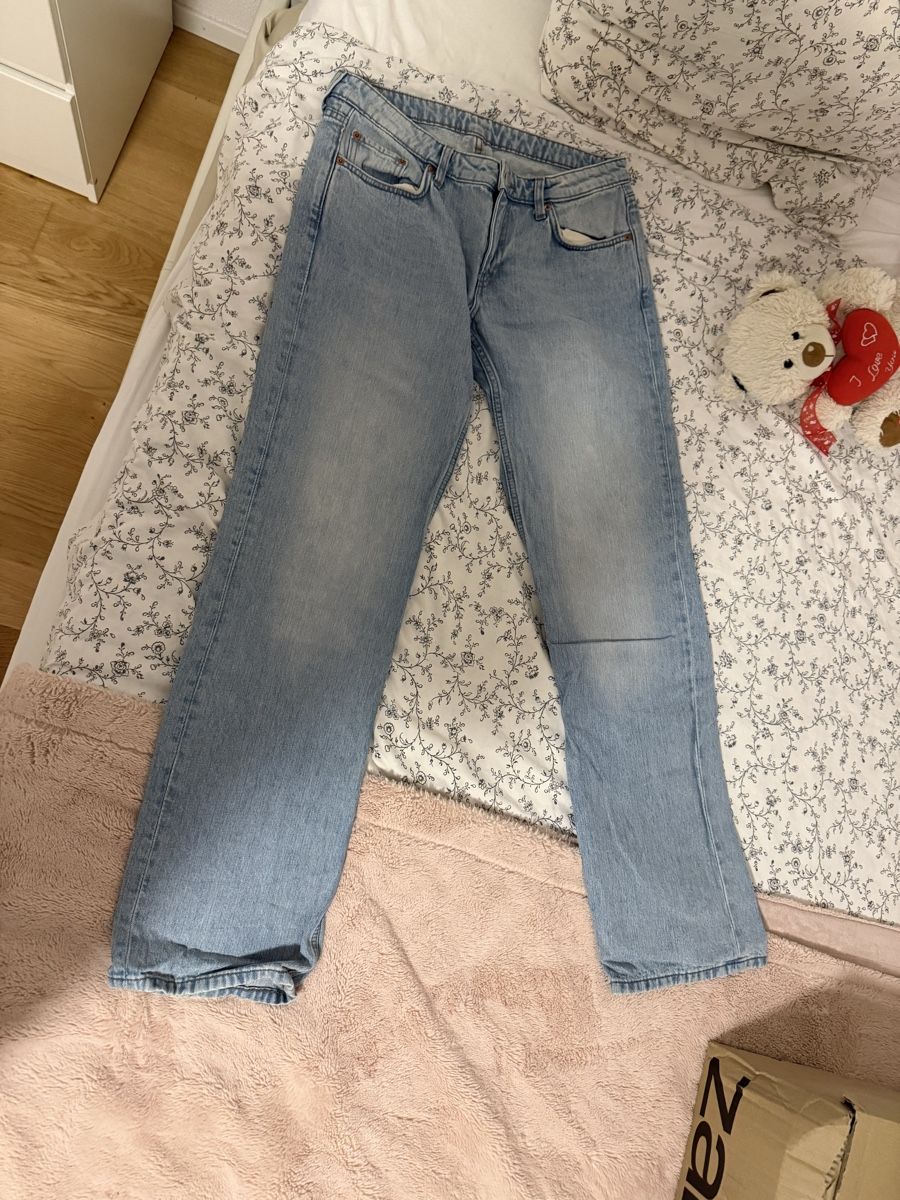 Weekday Jeans: Weekday low waist jeans – Gebraucht aus Bützberg von mor_f2hd 1