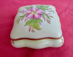 Porzellandose, handbemalt, "Porcelaines Limoges France"