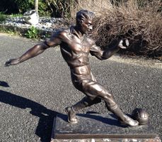 scuplture Foot Raymond Tschudin