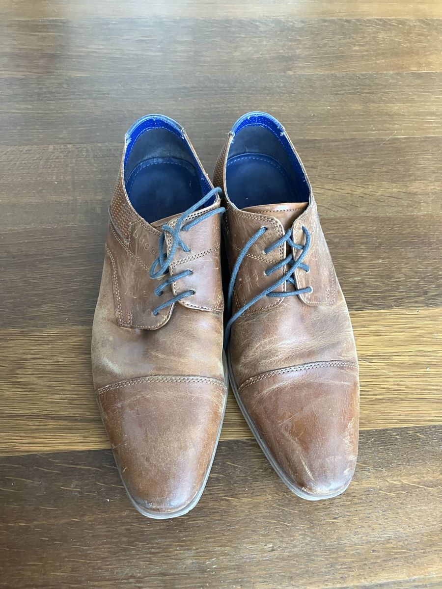 Bugatti Chaussures hommes: Bugatti Lederschuhe Grösse 43 – D'occasion à Unterstammheim par dbo_5dgb 2