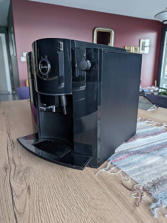 Jura Macchine per caffè & Macchine per espresso: Jura D4 / D400 – Usato da La Chaux-de-Fonds venduto da lessismore 2