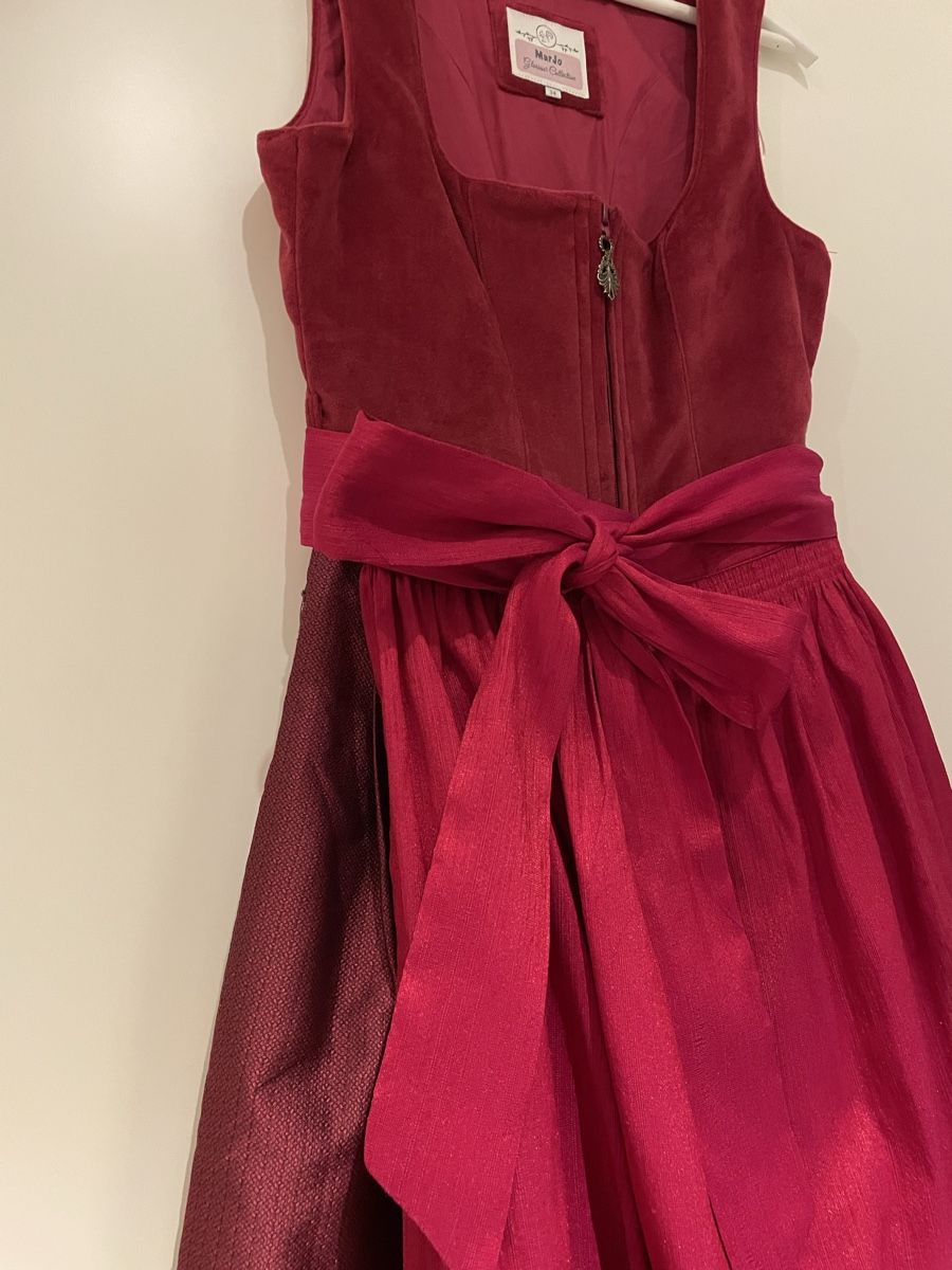 Kleider: Wunderschönes rotes Dirndl – Gebraucht aus Chur von buc_6tcp 5