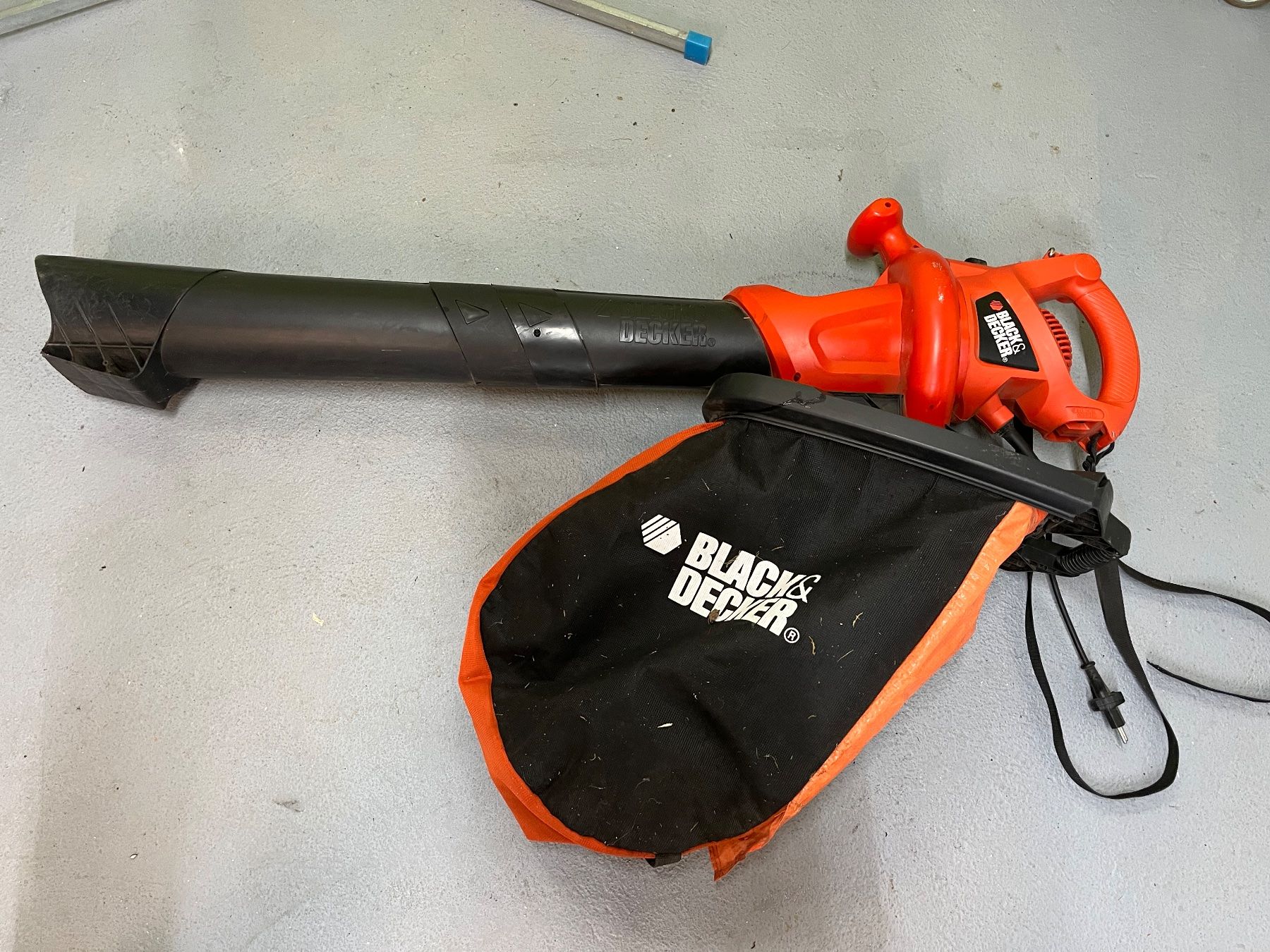 Laubbläser & Laubsauger: Laubsauger & Bläser Black & Decker, elektrisch – Gebraucht aus Attikon von Hagenholz81