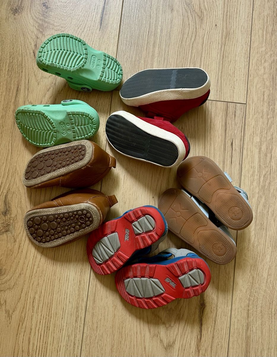 Scarpe per ragazzi: Kinder Schuhe Gr.22 – Usato da Zürich venduto da Lena.17 1