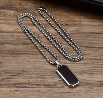 Collana con ciondolo piastrina acciaio inox nuovo