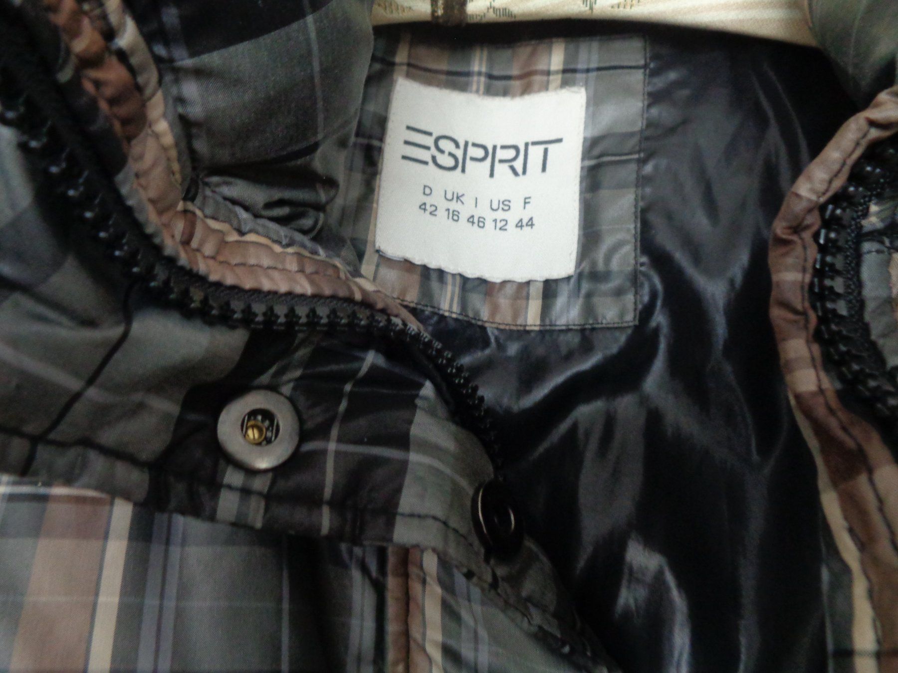 Esprit Giacche: Steppjacke ESPRIT /D42 – Usato da Bern venduto da Mobi98 2