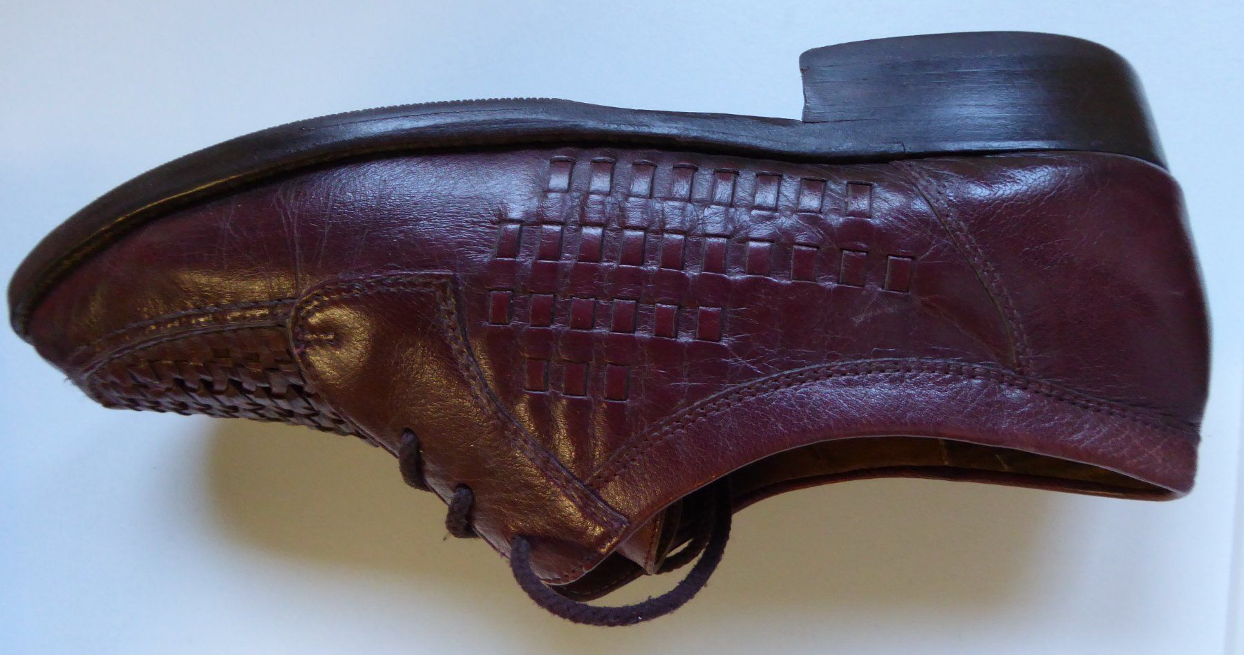 Scarpe da uomo: Sommer Lederschuhe offen Grösse 7.5 rot – Usato da Spreitenbach venduto da Turbo_1105 8