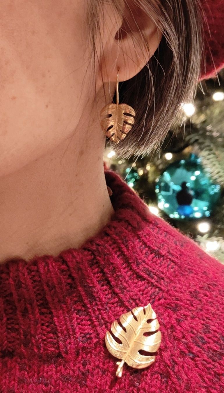 Orecchini pendenti & Orecchini a lobo: Ohrhänger in Blatt-Form, 18K Gold – Nuovo e nell'imballaggio originale da Rümlang venduto da 21f 8