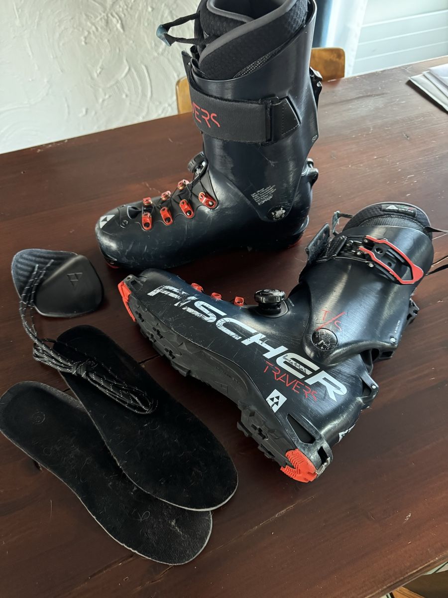 Fischer Scarpe da uomo: Fischer Travers T/S 28.5 Skischuhe – Usato da Buonas venduto da Mikesteal