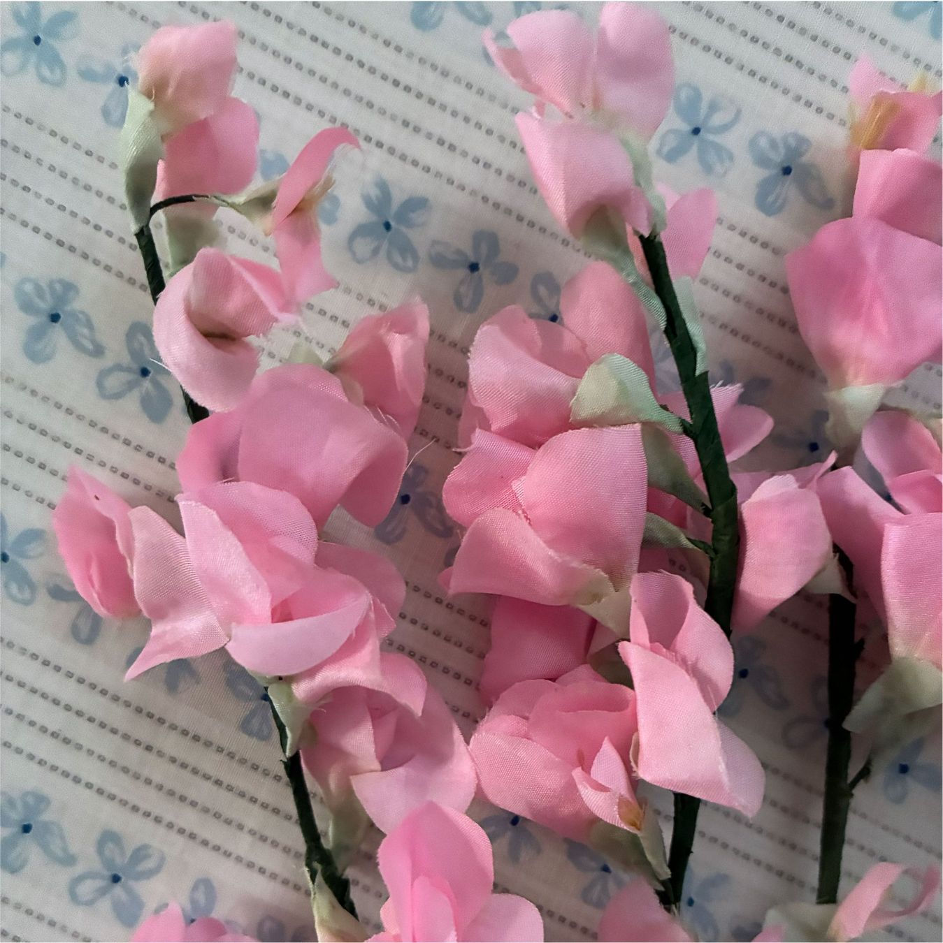 Tutte le decorazioni: Freesien rosa Stoffblumen VINTAGE handgefertigt – Usato da Brüttisellen venduto da Buxus 4