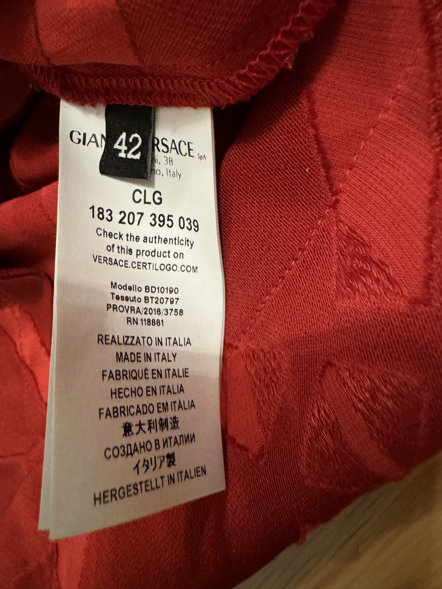 Versace Camicette: Versus Versace Damenbluse rot Grösse 42 – Nuovo e nell'imballaggio originale da Zell  ZH venduto da maria0100 2