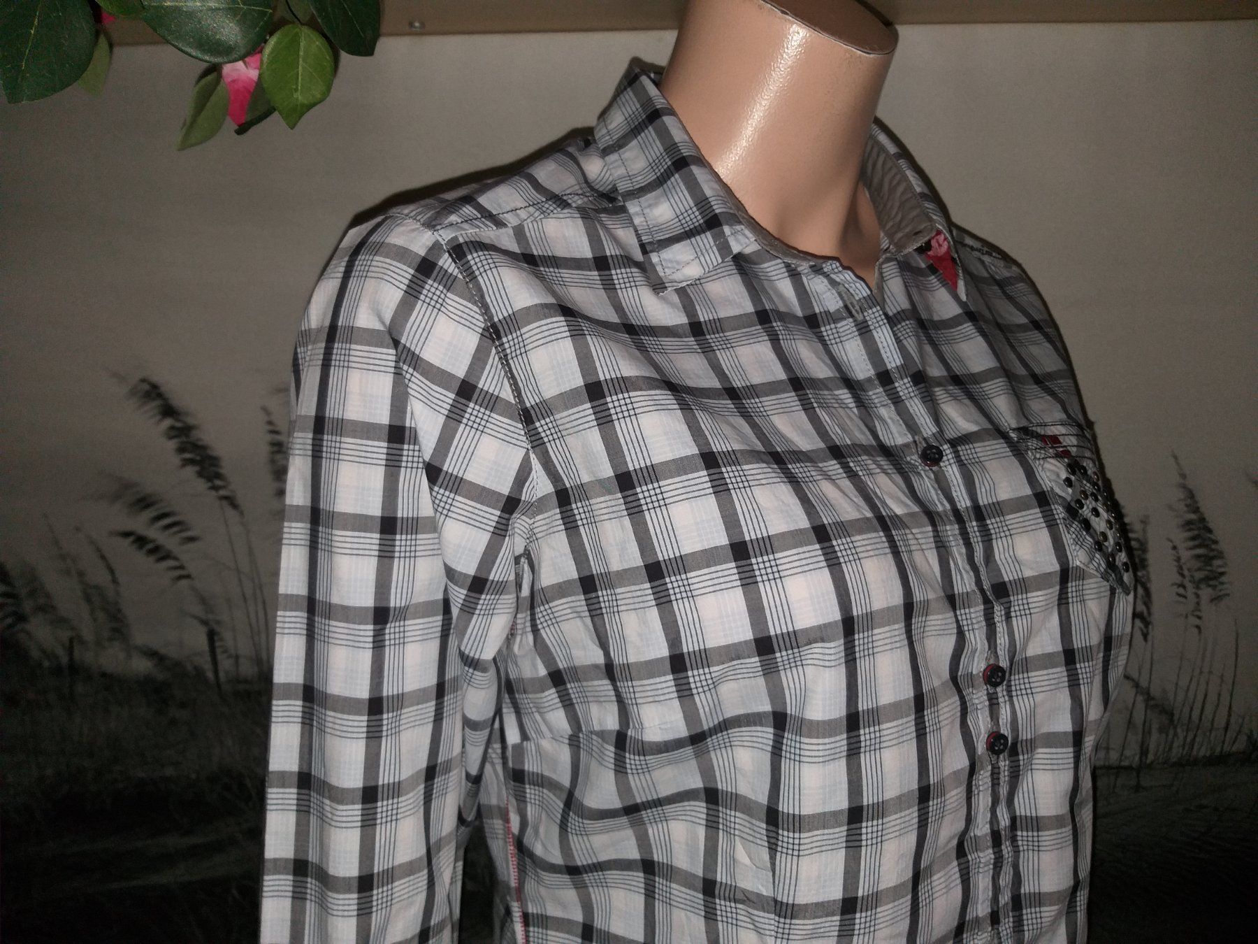 Napapijri Camicette: Chemisier / Bluse NAPAPIJRI      Taille / Grosse M – Usato da Cossonay-ville venduto da Super-Price-Quality 5