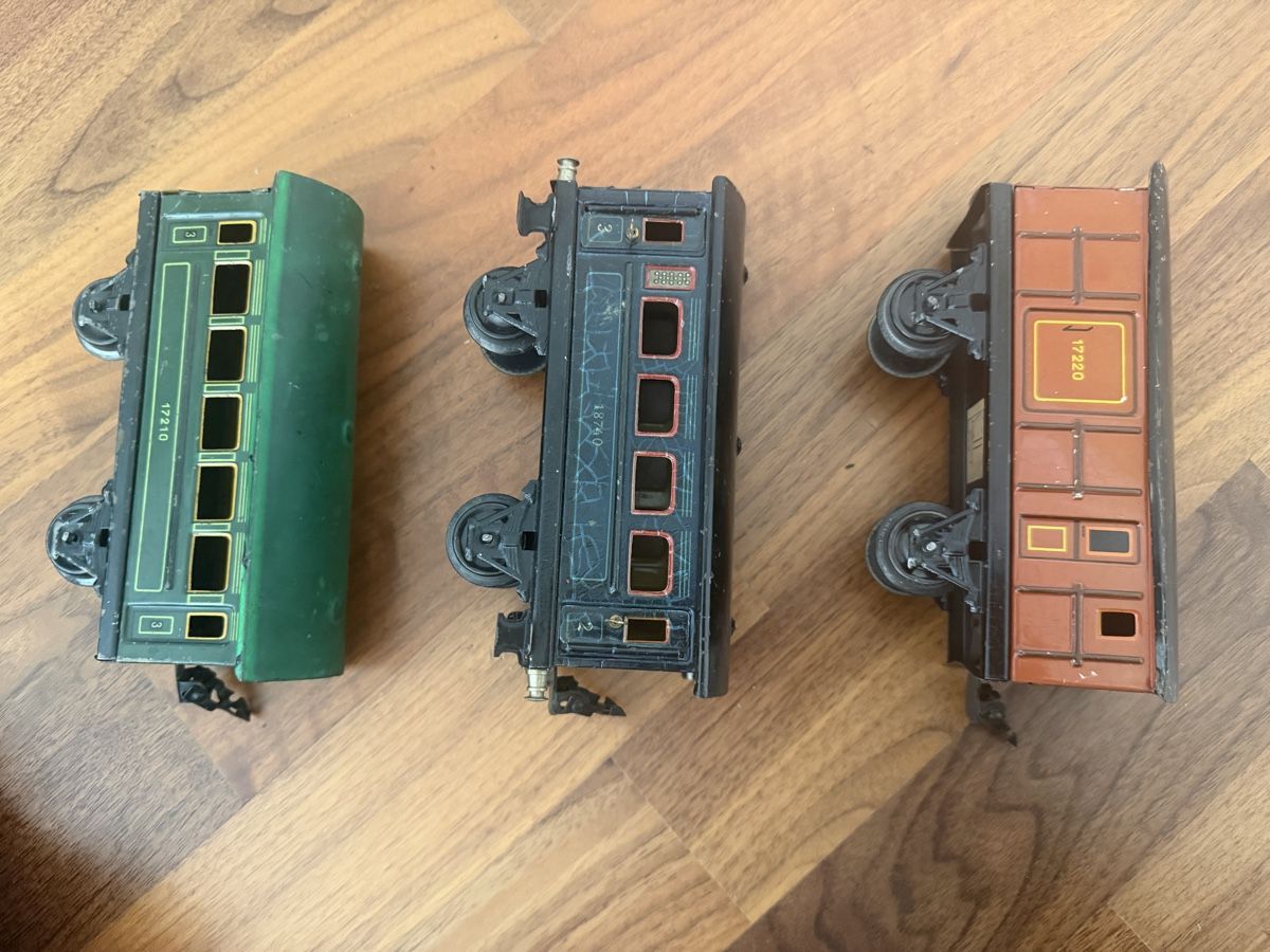 Märklin Modelleisenbahnen: Märklin Blech Eisenbahnwagen, 3 Stück – Gebraucht aus Jona von vallu_94 4