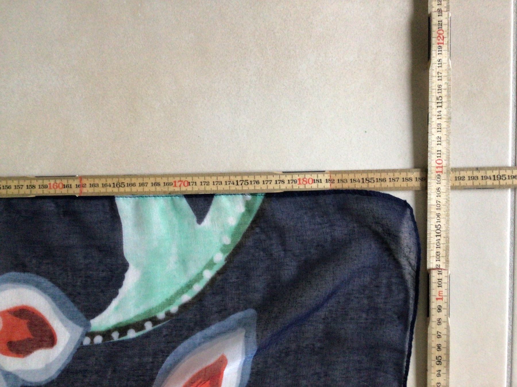 Desigual Foulard & Sciarpe: Desigual Schal 110cm x 190cm – Usato da Frauenfeld venduto da Stehojen 2