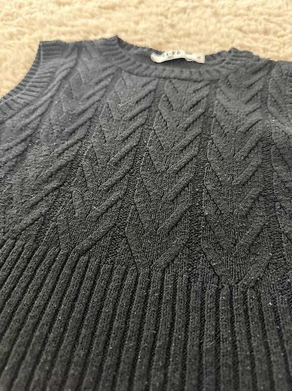 Pullover & Sweatshirts: Schwarzer Pullunder  – Gebraucht aus Zwingen von KatjaM 2