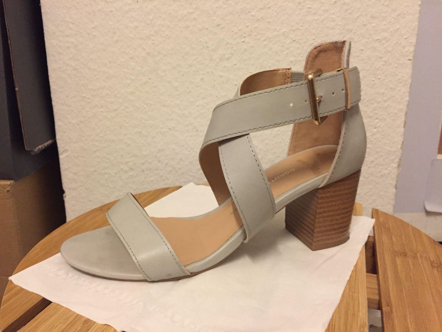 Damenschuhe: Damen Sandalen Dorothy Perkins – Gebraucht aus Basel von Robyn20 1