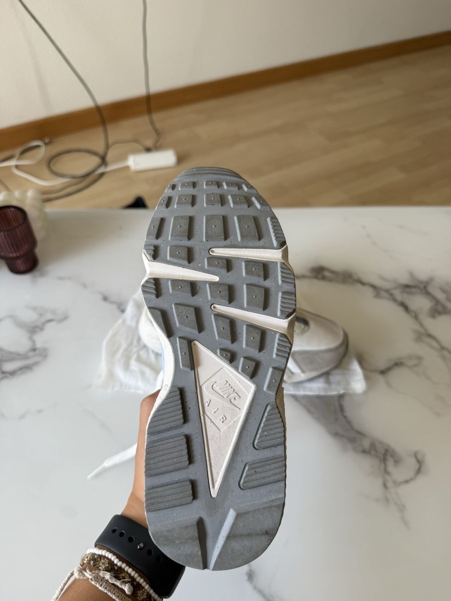 Nike Chaussures femmes: Nike Huarache Größe 36 – Neuf (Voir description) à Basel par naz_8h6m 3