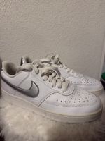 Baskets Nike Court Vision Low blanches taille 39 EU