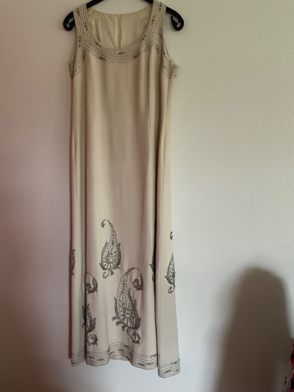 Vestiti: Zeitloses Abendkleid Beige – Usato da Biel/Bienne venduto da heygio 2