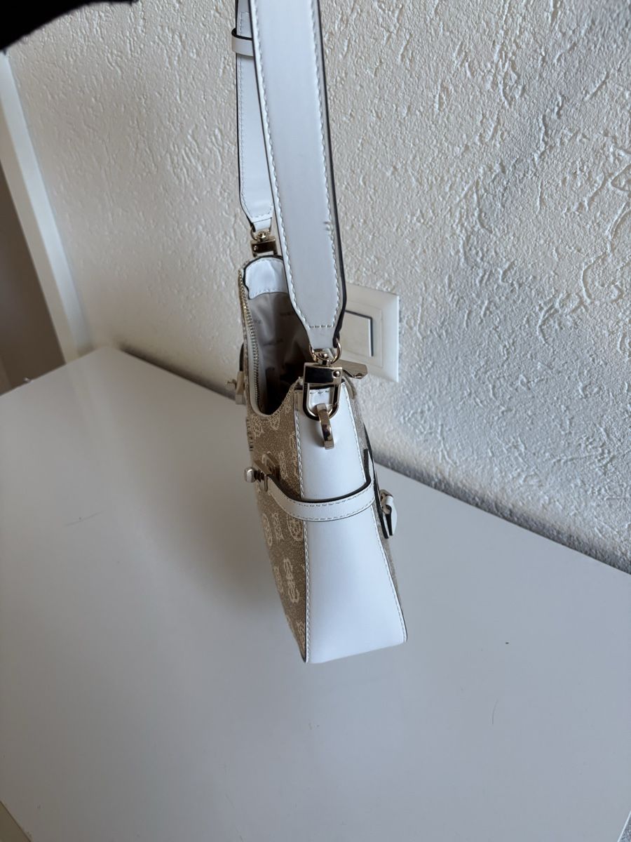Guess Taschen: GUESS Handtasche  – Neu (gemäss Beschreibung) aus Itingen von emi_khc2 4