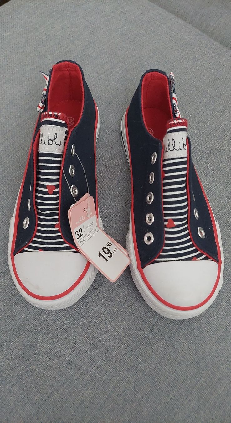Scarpe per ragazze: Neu! Süsse Mädchen Sneakers Gr. 32 – Nuovo e nell'imballaggio originale da Flims Dorf venduto da Truemorish