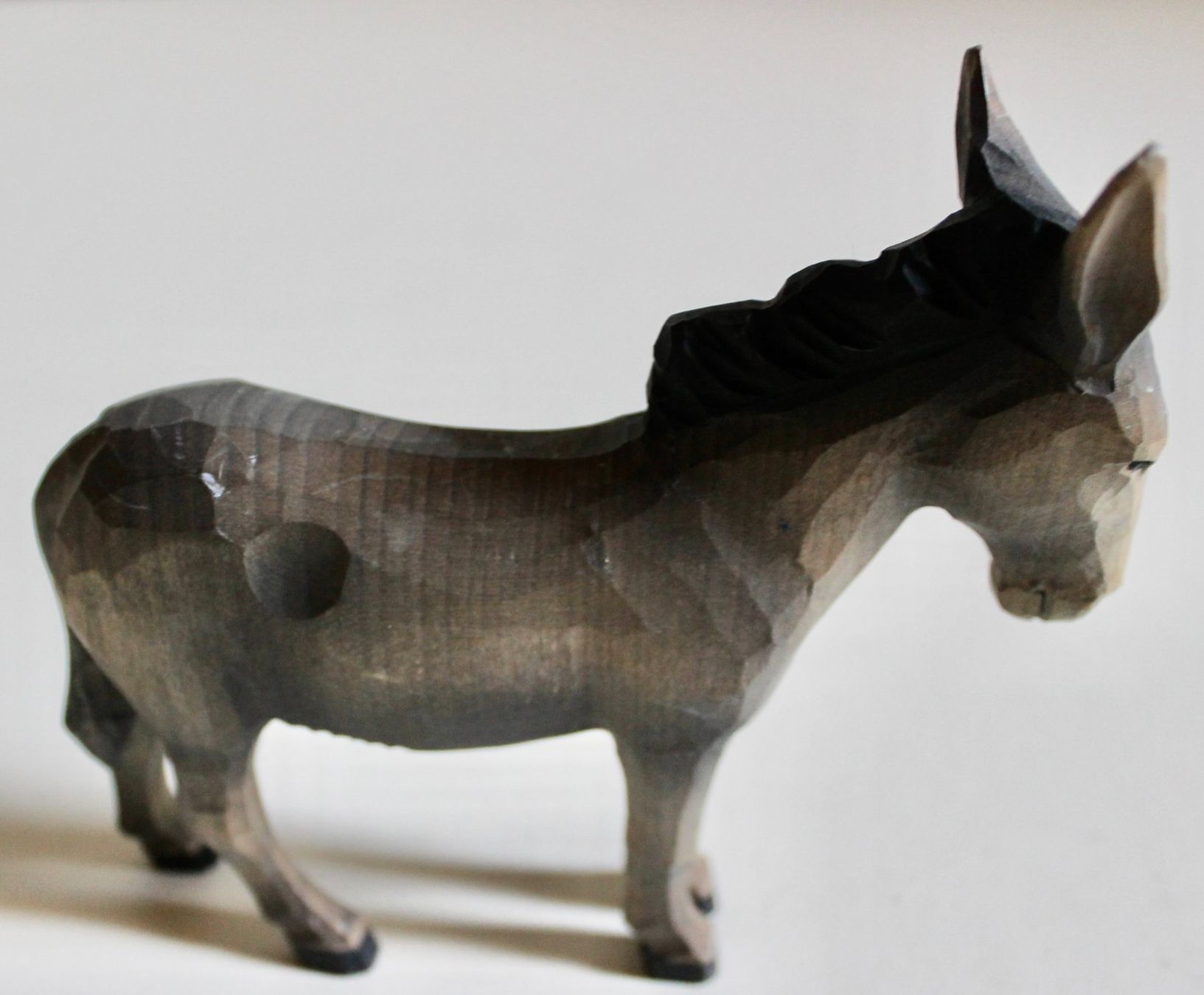 Statuette: SCHÖNER HOLZESEL (BRIENZER SCHNITZEREI) – Usato da Kirchlindach venduto da hekilida 1