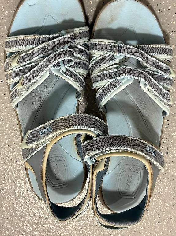 Scarpe per ragazzi: Trekkingsandalen Teva Gr. 35 – Usato da Thun venduto da danceT