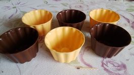 6 Stk Pudding Formen braun & gelb gebraucht Kunststoff Küche