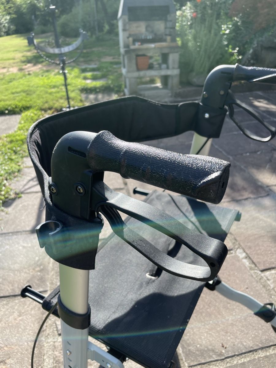 Ausili per la deambulazione: Gehhilfe Rollator gebrauchter Zustand – Usato da zürich venduto da Michelbourquin 4