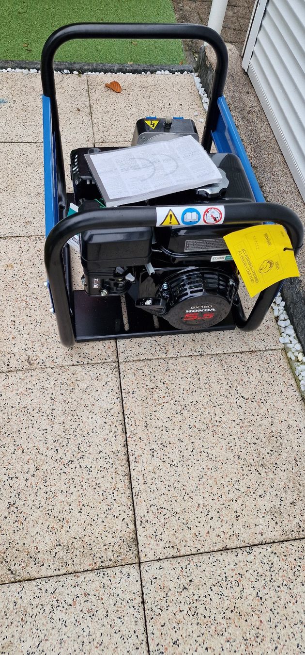 Honda Generatori di corrente: Honda Stromgenerator Neu in Originalverpackung – Nuovo e nell'imballaggio originale da Tagelswangen venduto da Axel_36 1