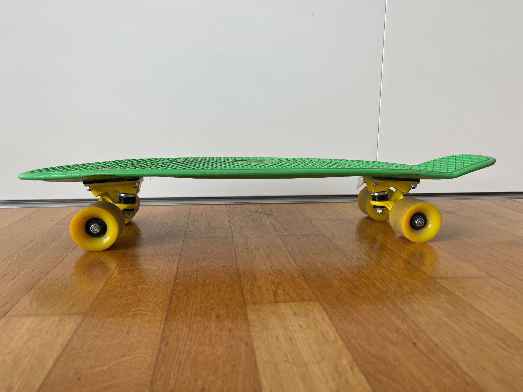 Penny Skateboards Skateboards: Penny Board Area hellgrün – Gebraucht aus Zürich von AnnaWeisser 1