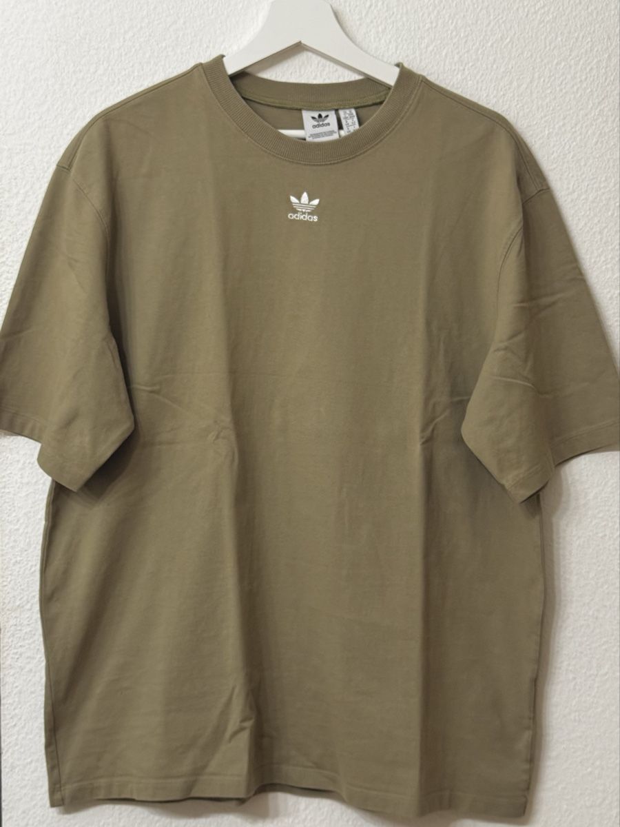 Adidas T-shirt: Adidas T-Shirt Olivgrün – Usato da Luzern venduto da Leaaa