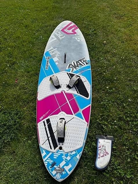 Tavole da surf e di nuoto: Fanatic Skate 99 Freestyle Windsurfboard  – Usato da Sion venduto da rai_tph9