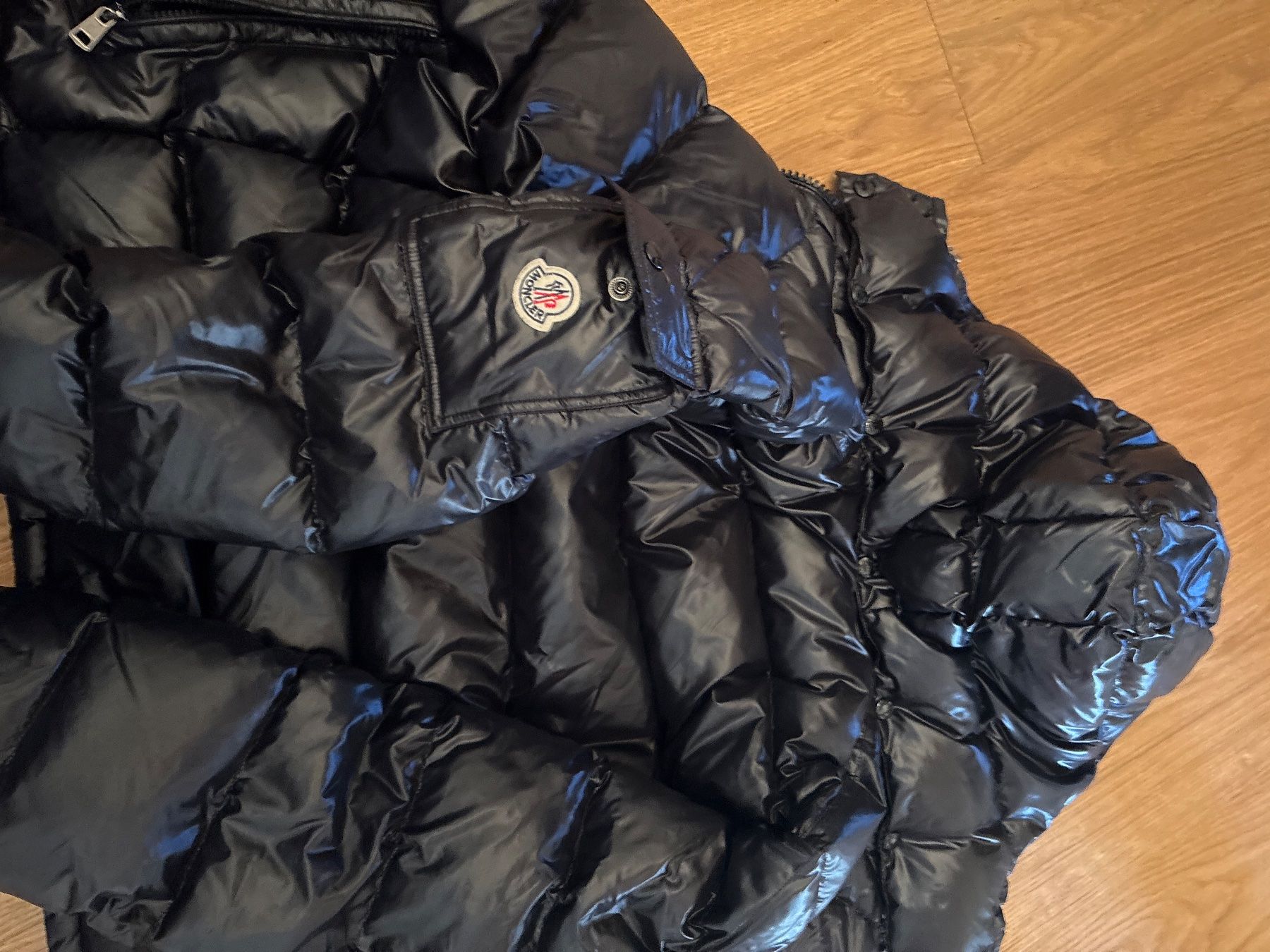 Giacche: Moncler Jacke – Usato da Seltisberg venduto da Guardrail 4