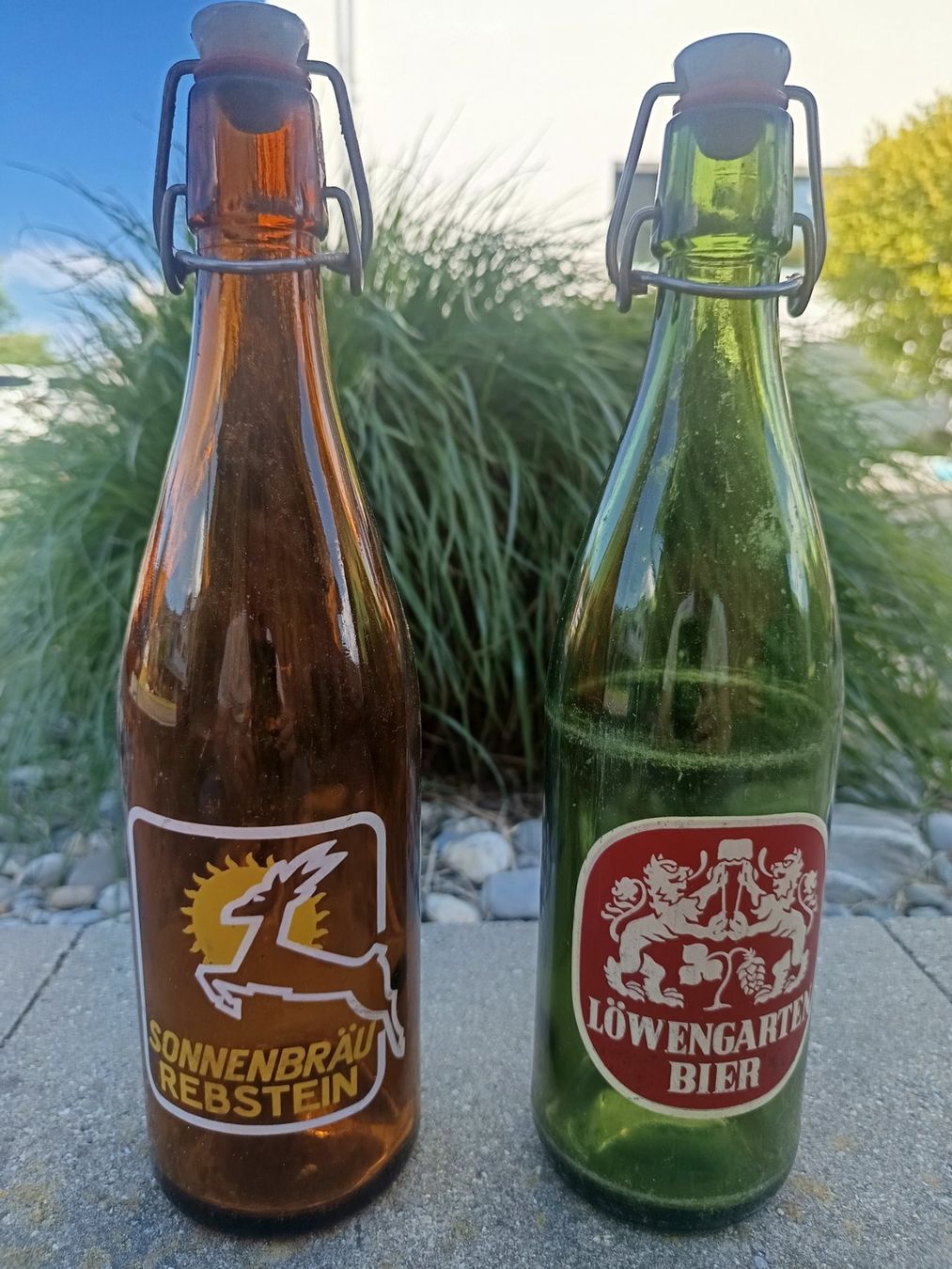 Bottiglie: 2 x Antike Bierflaschen – Usato da Rüthi (Rheintal) venduto da Balty