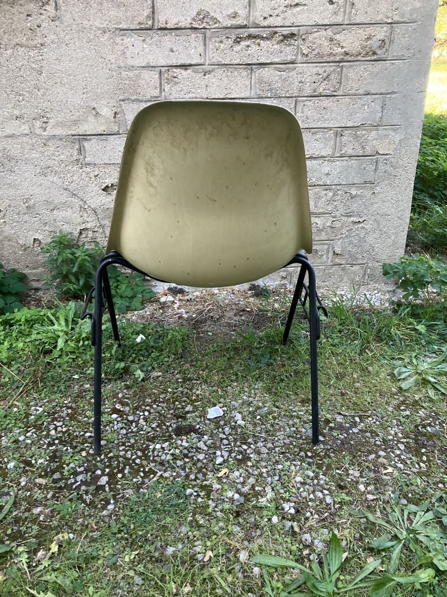 Eames Chaises: Chaise Eames – D'occasion à fribourg par Retroverso 2