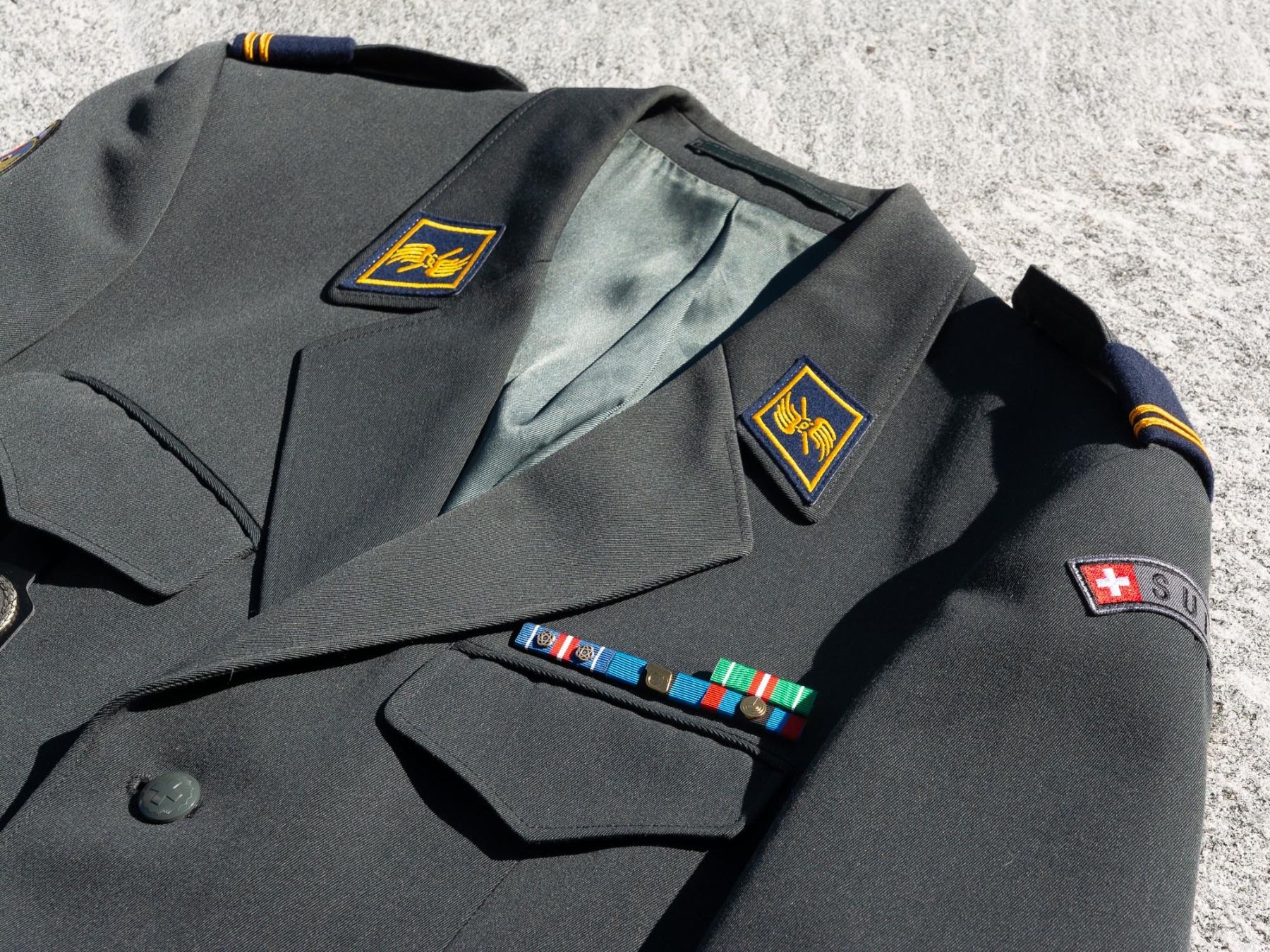 Schweizer Armee Uniformi: Original Schweizer Armee Offiziersuniform – Nuovo (secondo la descrizione) da Oberarth venduto da ckleiner01 2
