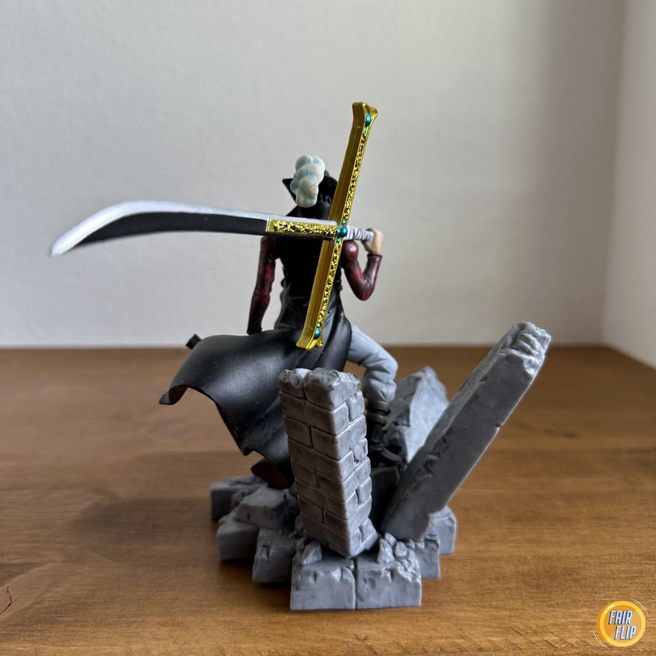 Statuette: Dracule Mihawk One Piece Figur – Usato da Luzern venduto da fairflip 2