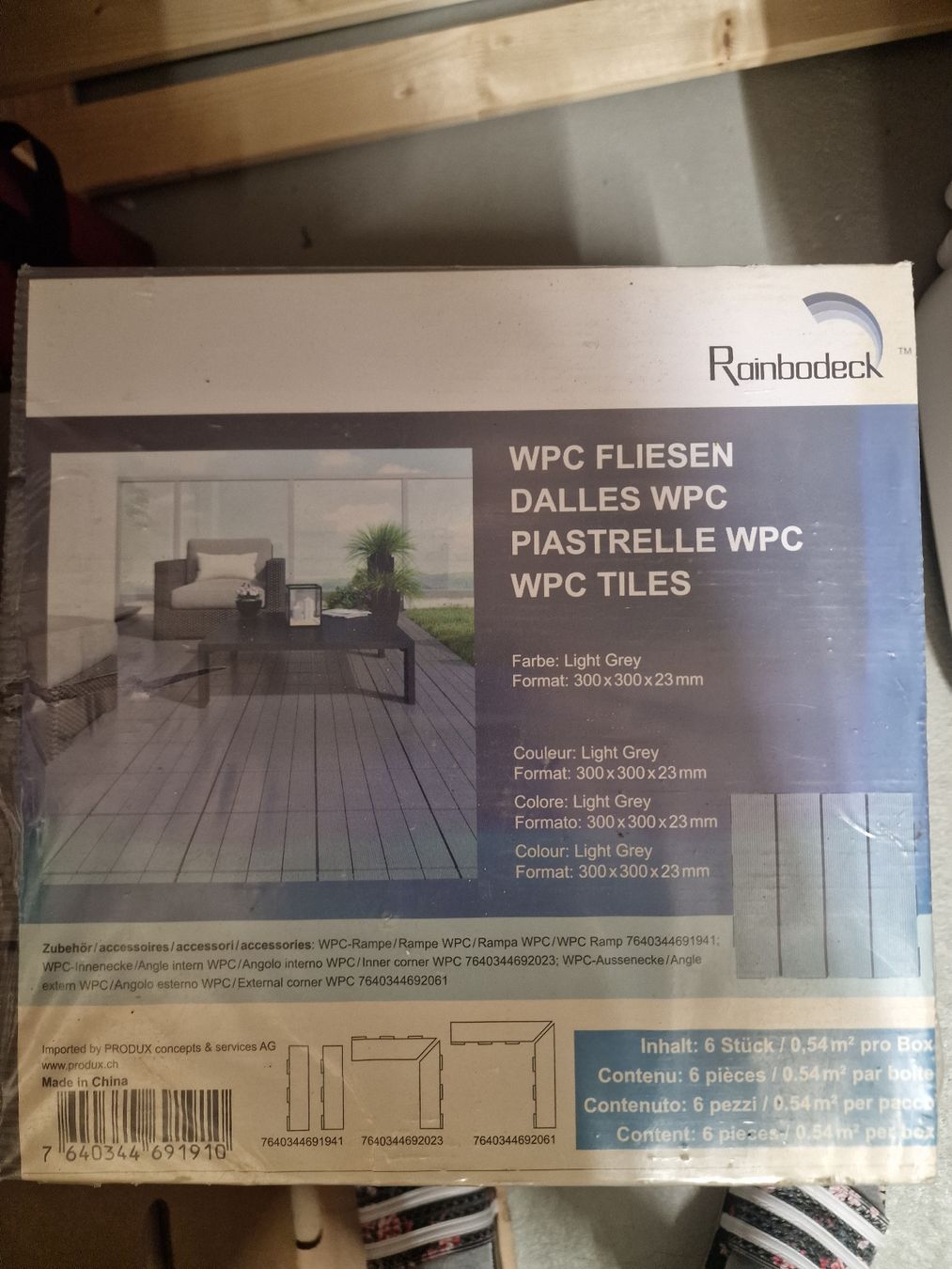 Coop Rivestimenti per pavimenti: WPC-OUTDOOR FLIESEN IN GRAU – Usato da Schliern b. Köniz venduto da Jemy94