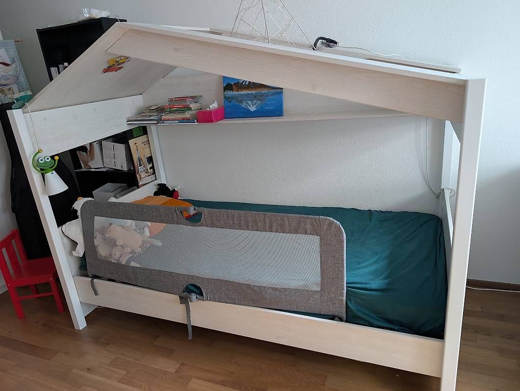 Letti: Kinderbett (Hausbett) – Usato da Zürich venduto da joana_p