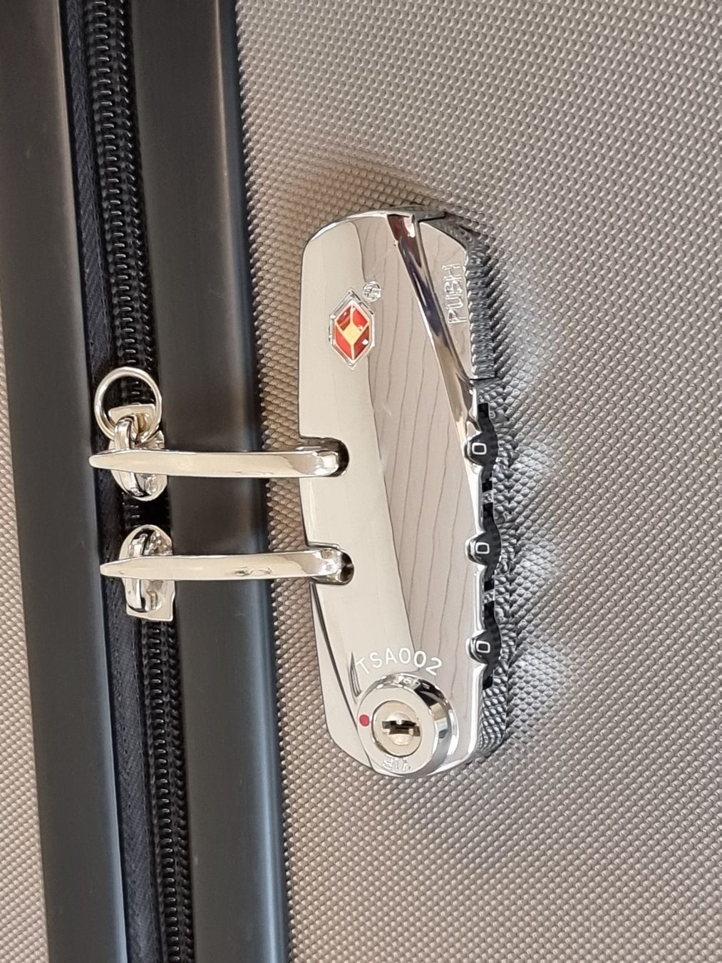 Valigie: Grosser Reisekoffer mit Rollen – Usato da Bellmund venduto da andrino 5