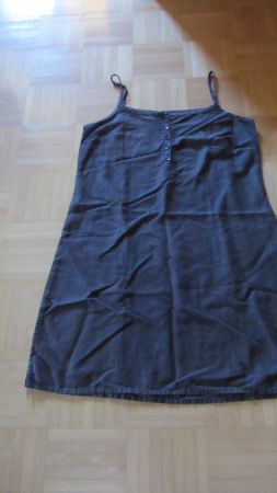 Jolie robe marron foncé en lin
