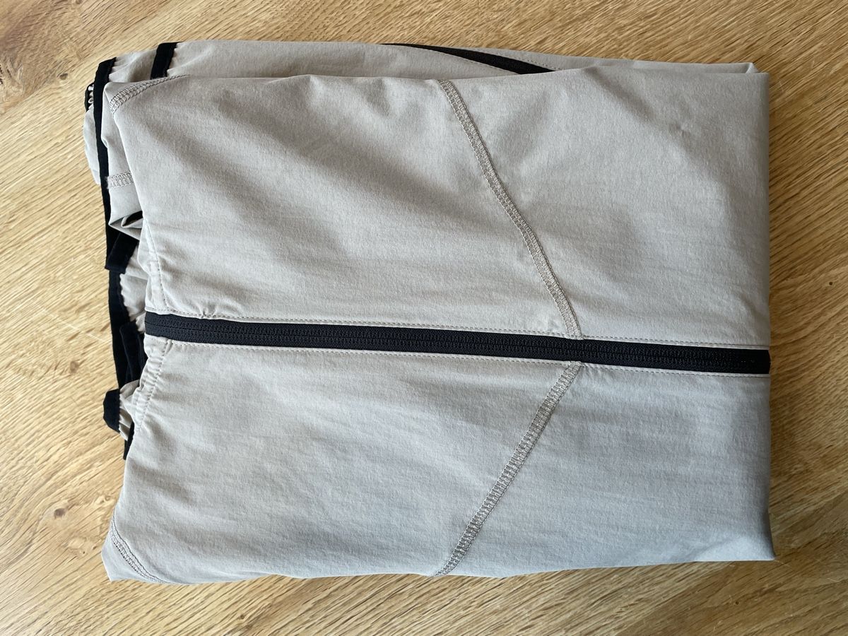 Kleiderpakete: Kleiderpaket 2teilig Pulli und Windjacke Grösse M – Gebraucht aus Zürich von piervier4 4