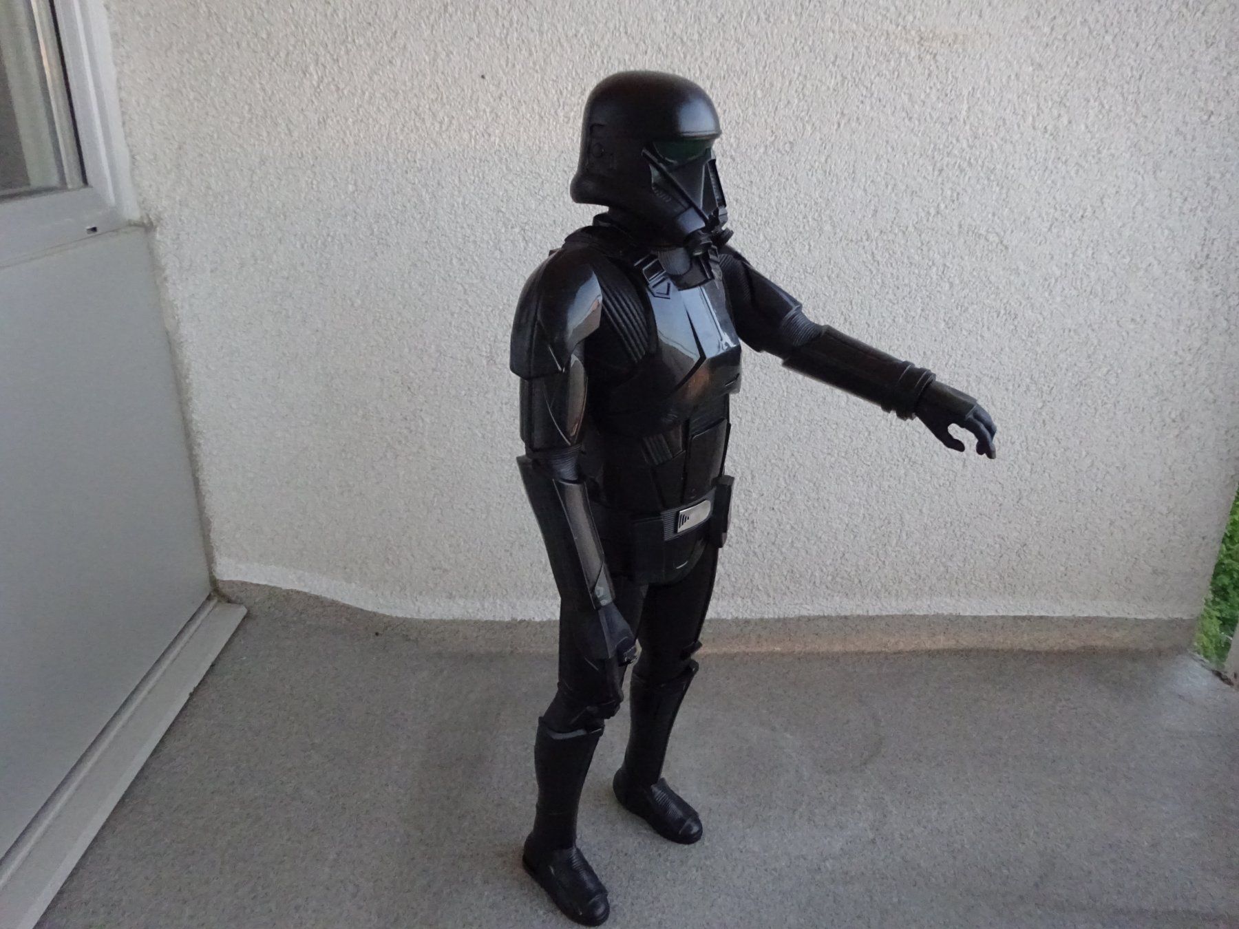 Star Wars Statuette: STAR WARS FIGUR ** 80cm – Usato da Luzern venduto da xrayspex99 2