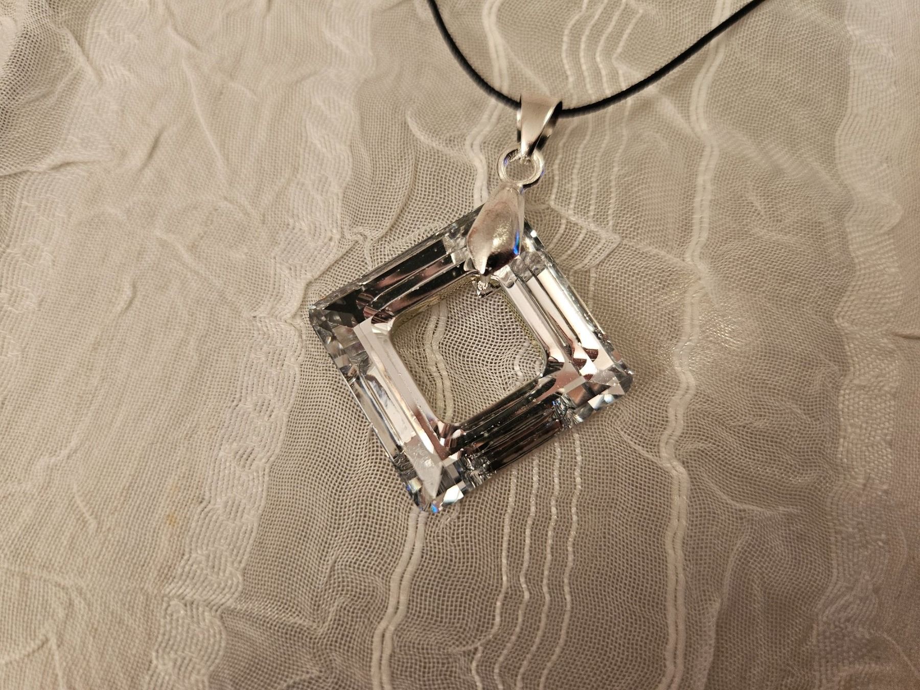 Ketten: Halskette aus Swarovski Cosmic Square – Neu (gemäss Beschreibung) aus Dietikon von Eleda 2