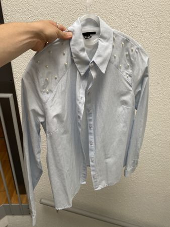 Bluse mit Perlen