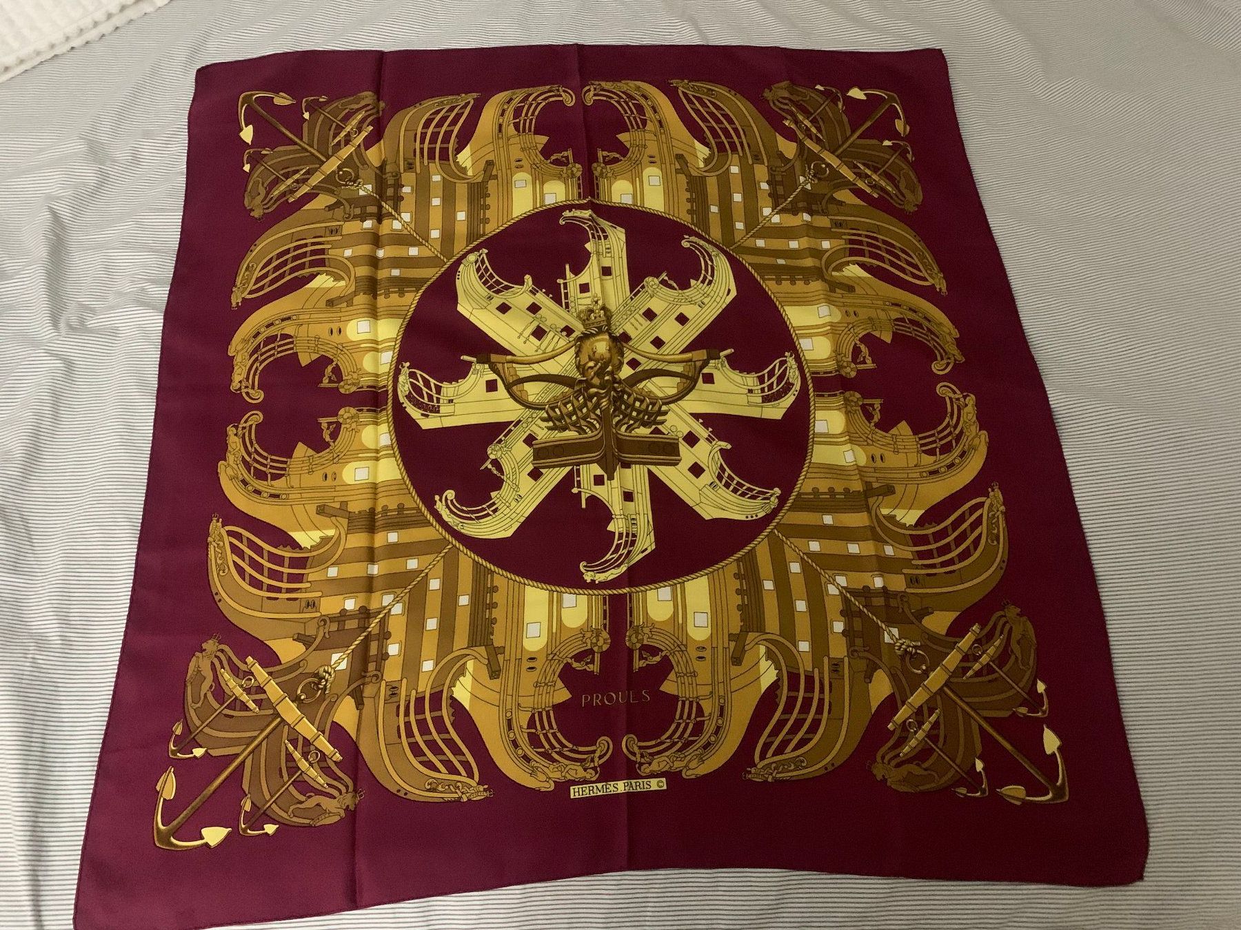 Hermès Foulard & Sciarpe: foulard hermes en soie 85cm x 85cm – Usato da genève venduto da MICRA