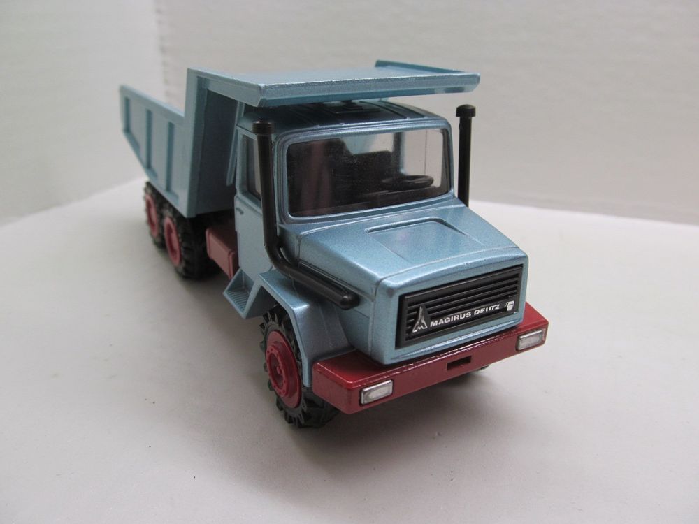 Miniature Cursor Magirus Deutz Fourgon Cursor Model 877 - Échelle 1:50 - Blanc Dans Boîte